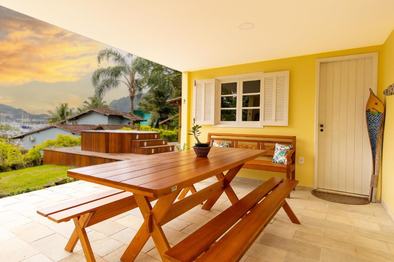 アングラドスレイス Casa Amarela Bed & Breakfast エクステリア 写真