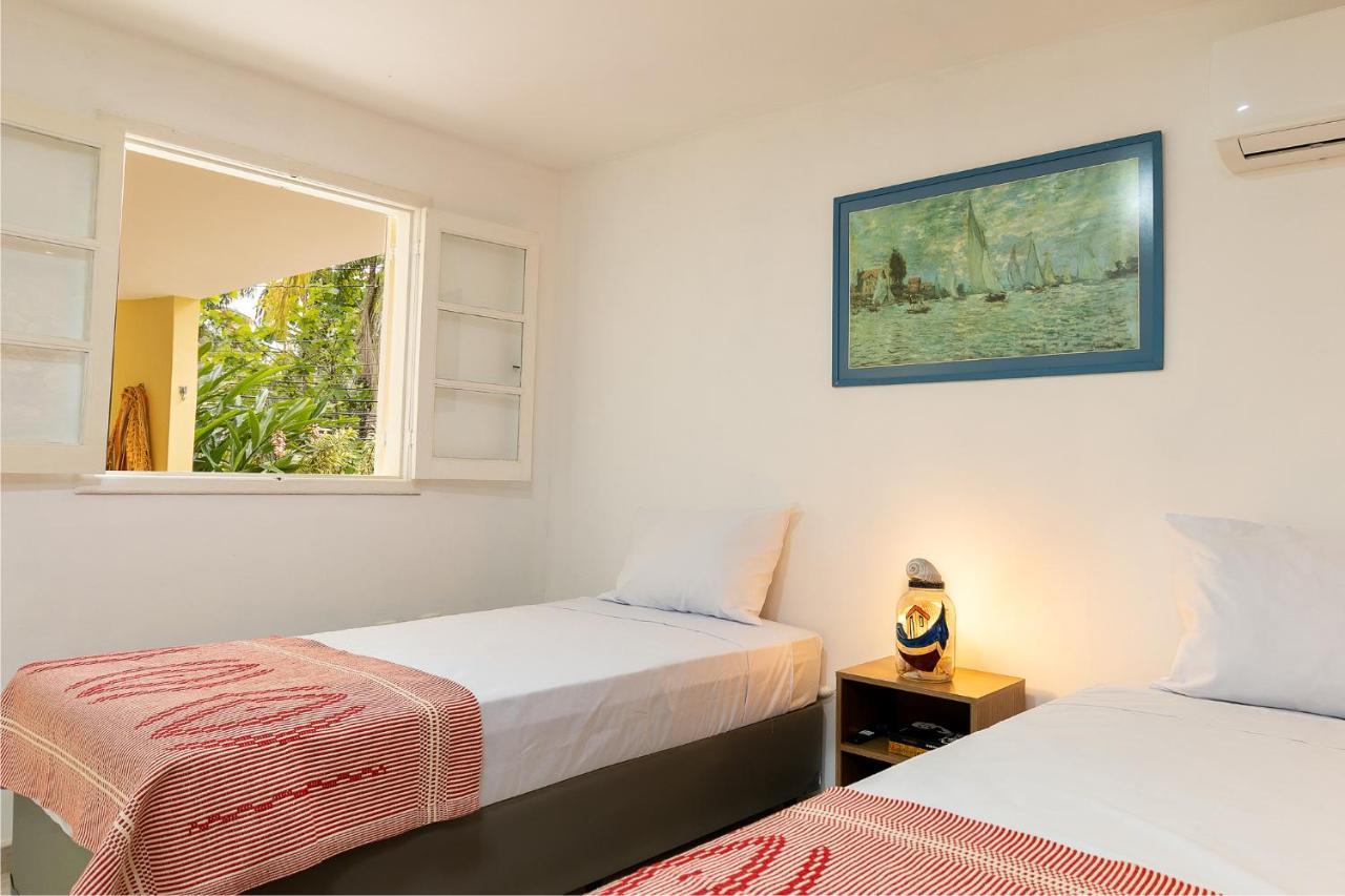 アングラドスレイス Casa Amarela Bed & Breakfast エクステリア 写真