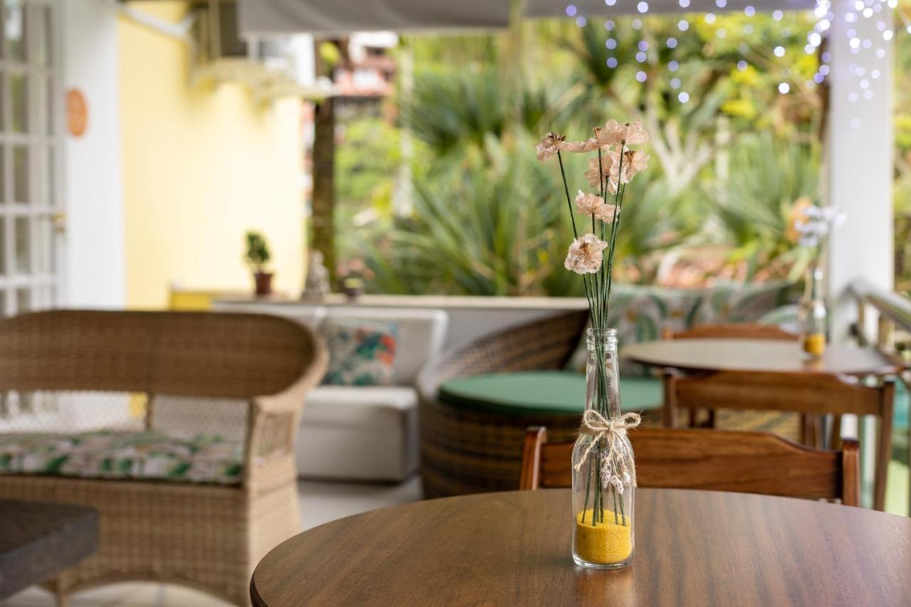 アングラドスレイス Casa Amarela Bed & Breakfast エクステリア 写真