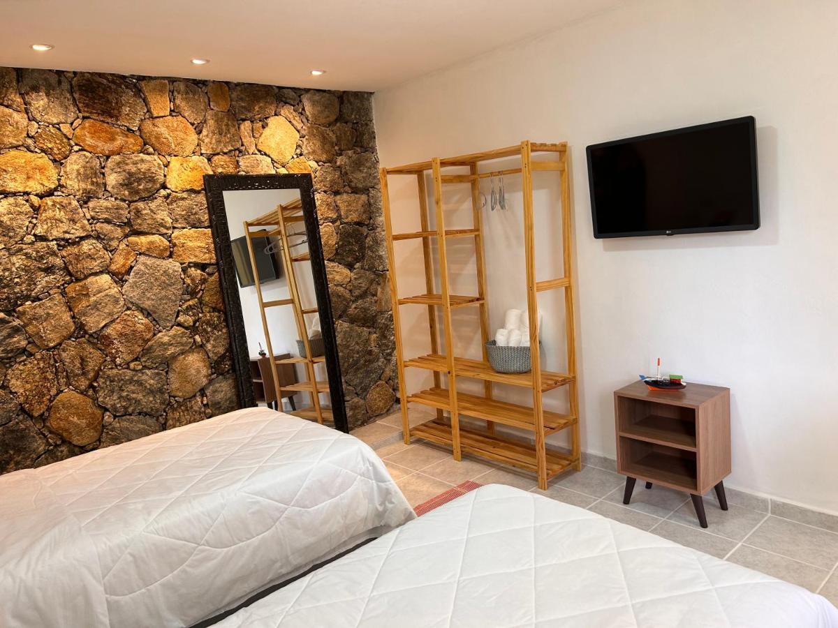 アングラドスレイス Casa Amarela Bed & Breakfast エクステリア 写真