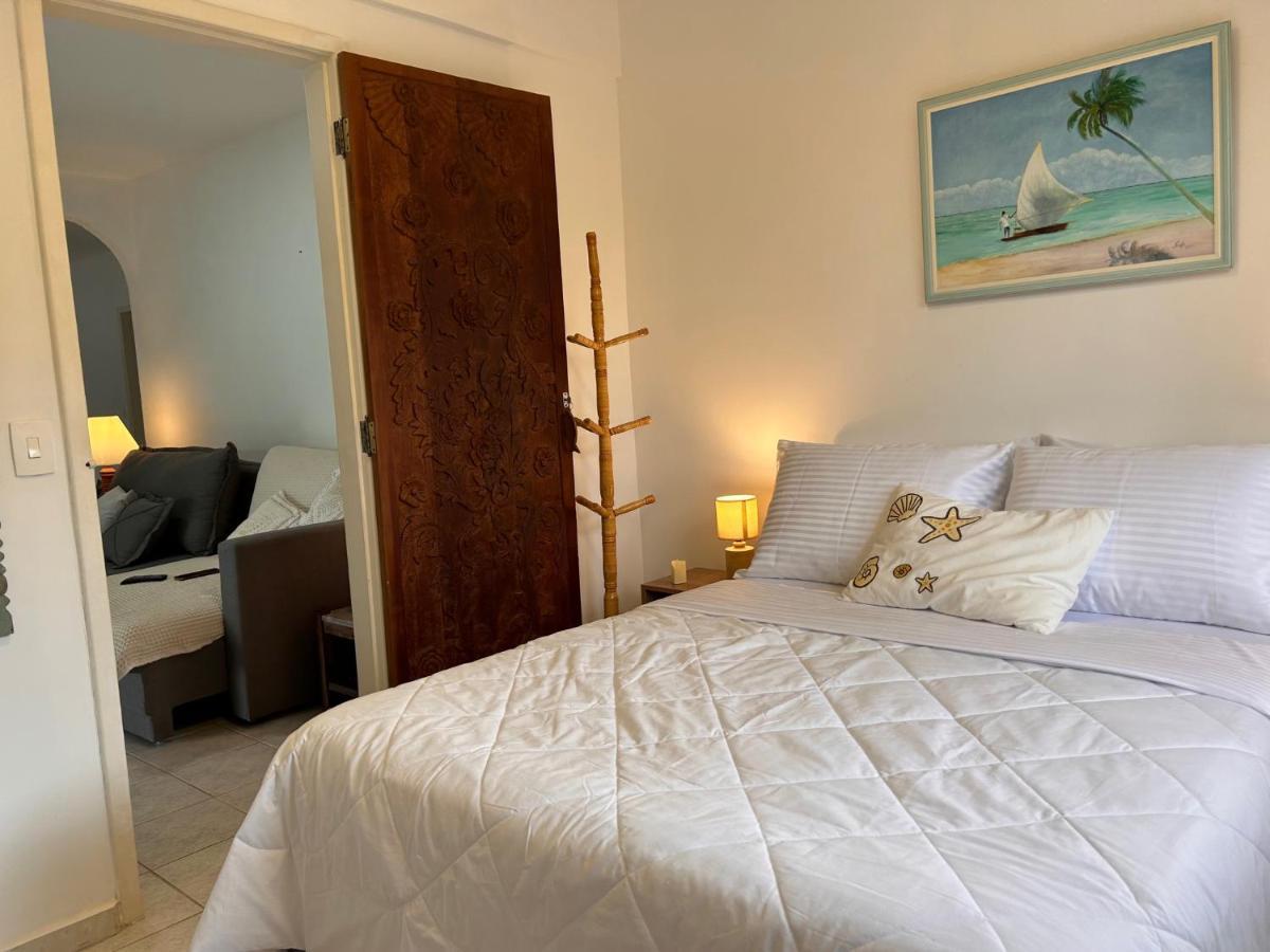 アングラドスレイス Casa Amarela Bed & Breakfast エクステリア 写真