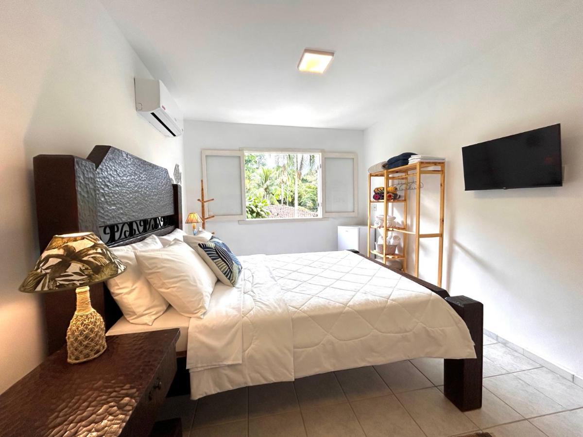 アングラドスレイス Casa Amarela Bed & Breakfast エクステリア 写真
