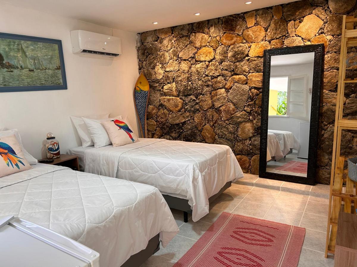 アングラドスレイス Casa Amarela Bed & Breakfast エクステリア 写真