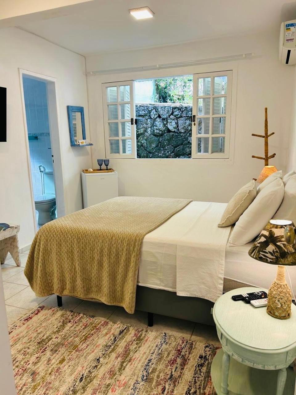 アングラドスレイス Casa Amarela Bed & Breakfast エクステリア 写真