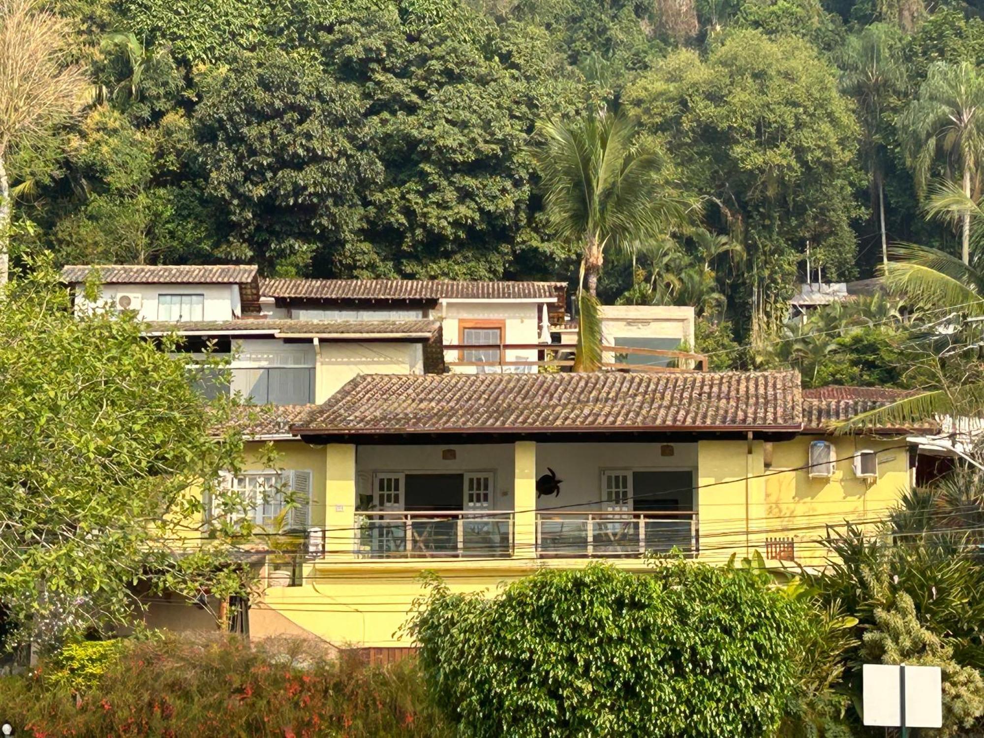 アングラドスレイス Casa Amarela Bed & Breakfast エクステリア 写真