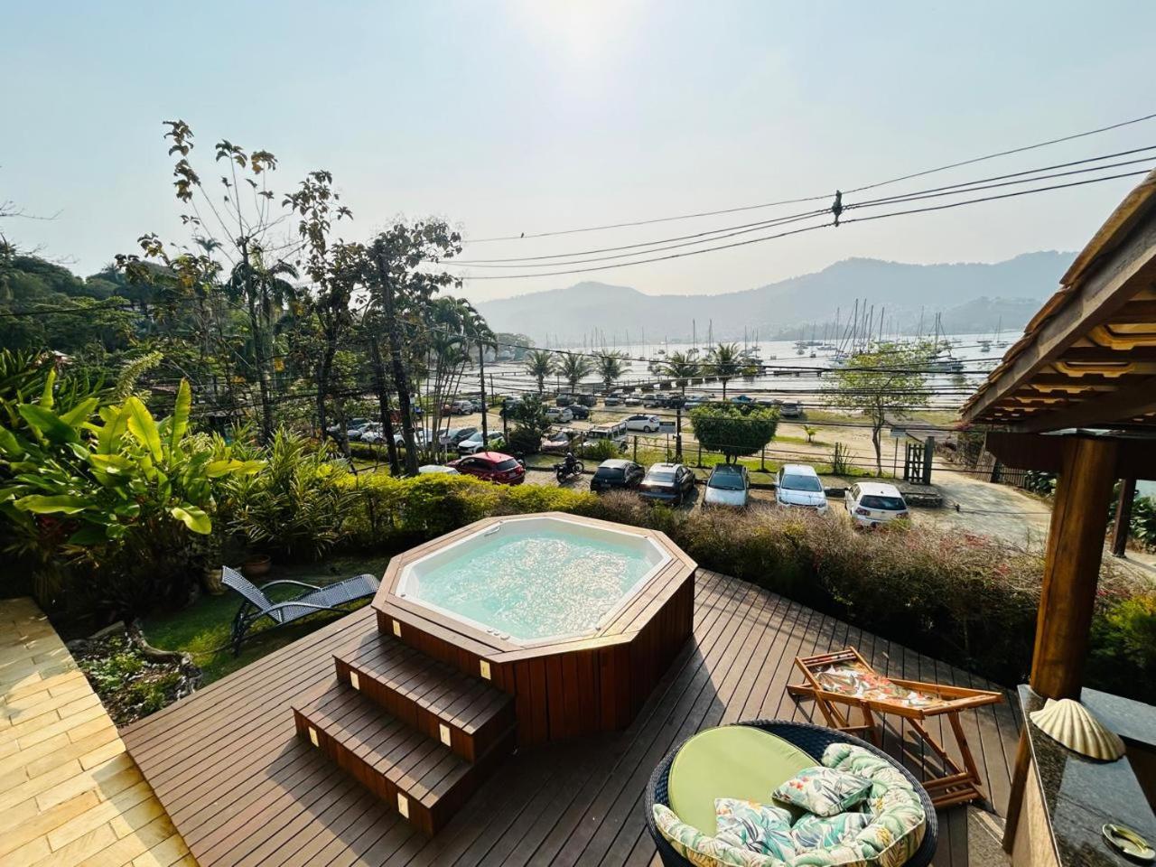 アングラドスレイス Casa Amarela Bed & Breakfast エクステリア 写真